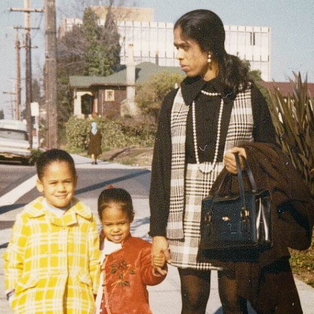 Snapshot photograph of Shyamala Gopalan with presumed presidential candidate Kamala Harris and her sister Maya